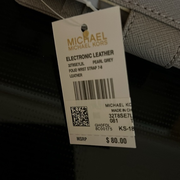 Michael Kors iPhone 7 or 8 Electronic Leather Folio & Wrist Strap phone case. - Picture 8 of 8